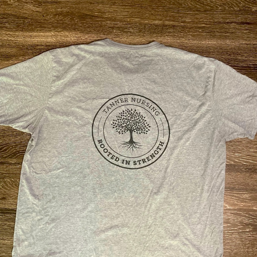 Men’s grey T shirt